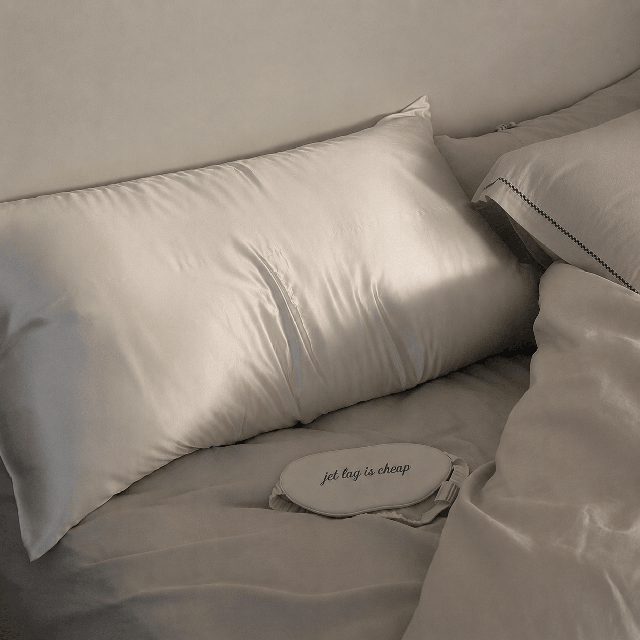 "We Don’t Do Jet Lag" Lauren’s travel ritual for landing lighter - CEAN